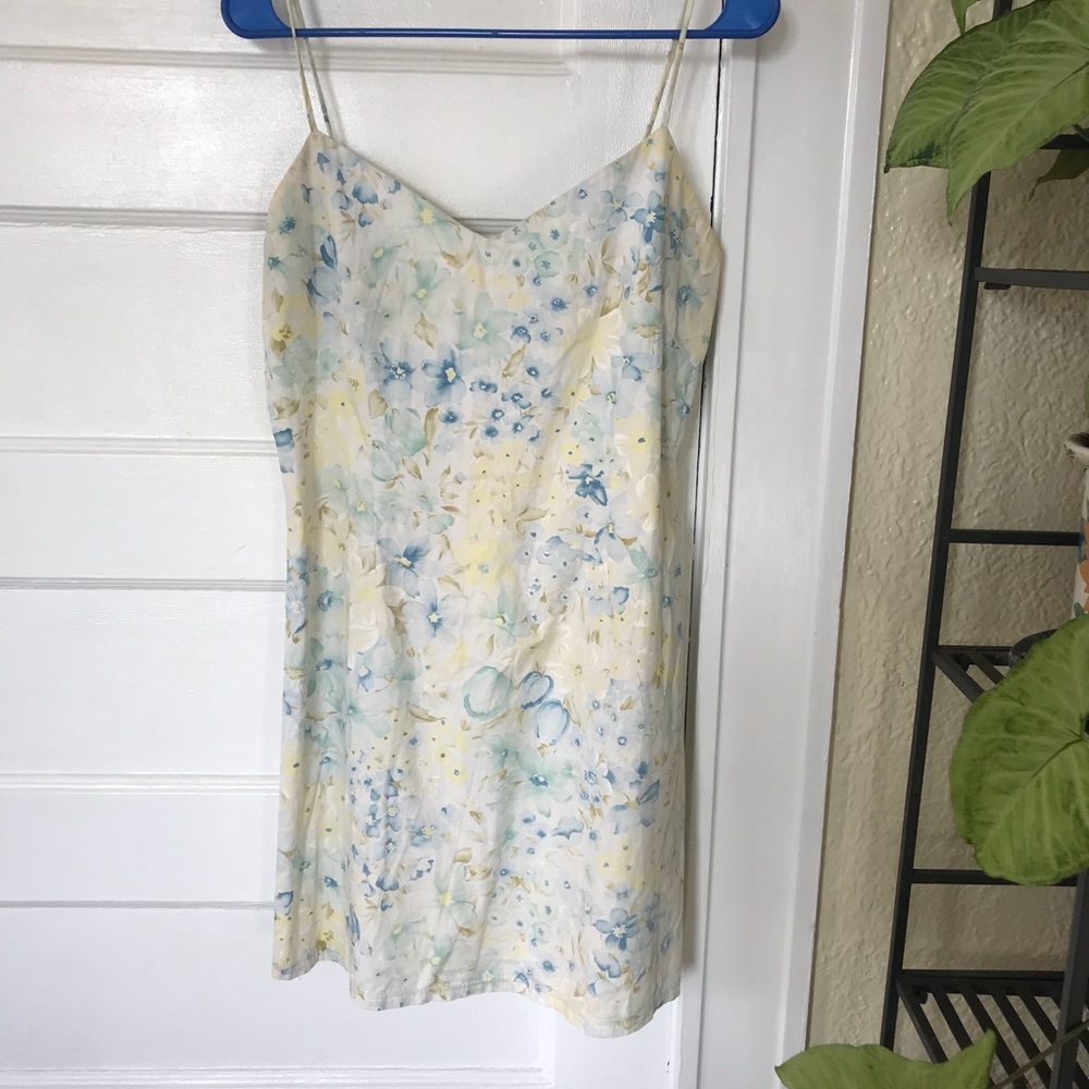 ⭕️❌SOLD❌⭕️✨VINTAGE✨ White Floral Dress